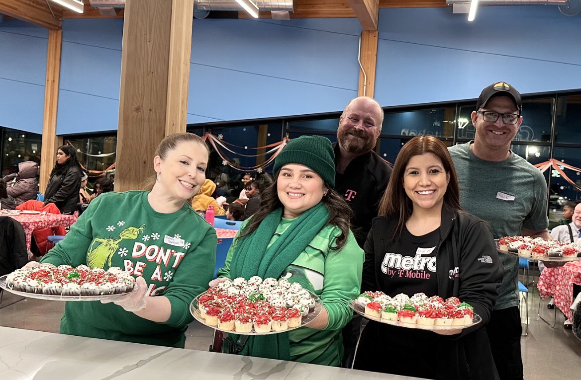 Liz Morelos (@lizmorelos3) on Twitter photo Grateful for the opportunity to give back to our community in Chicago! Huge thanks to <a href="/MichelleVega2/">Michelle Gonzalez</a> for organizing and leading this initiative. Your dedication and passion make a real difference. ๐๐ #CommunityEngagement
<a href="/WinstonAwadzi/">Winston Awadzi</a> <a href="/thayesnet/">Terry Hayes</a> <a href="/NRWeir2112/">Neil Weir</a> Grateful for the opportunity to give back to our community in Chicago! Huge thanks to <a href="/MichelleVega2/">Michelle Gonzalez</a> for organizing and leading this initiative. Your dedication and passion make a real difference. ๐๐ #CommunityEngagement
<a href="/WinstonAwadzi/">Winston Awadzi</a> <a href="/thayesnet/">Terry Hayes</a> <a href="/NRWeir2112/">Neil Weir</a>