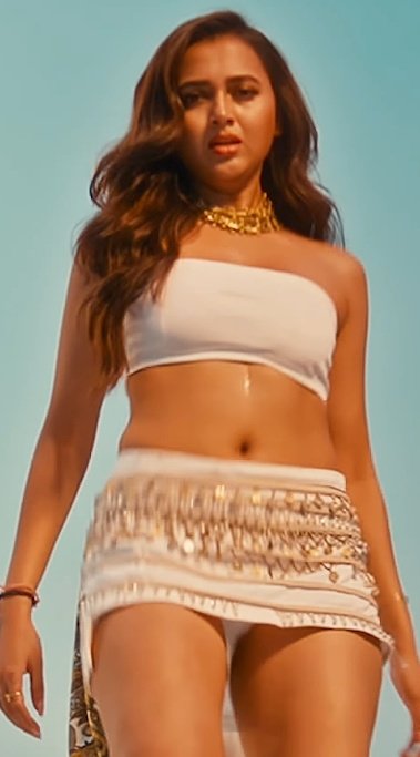 GBw7s1TXUAAqyfS?format=jpg&name=900x900