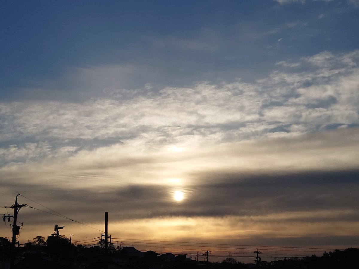 aomone4's tweet photo. おはようございます🙂
今日も年末に向かって1つずつ！
今朝の空✨
#イマソラ https://t.co/D1cfSqomPf