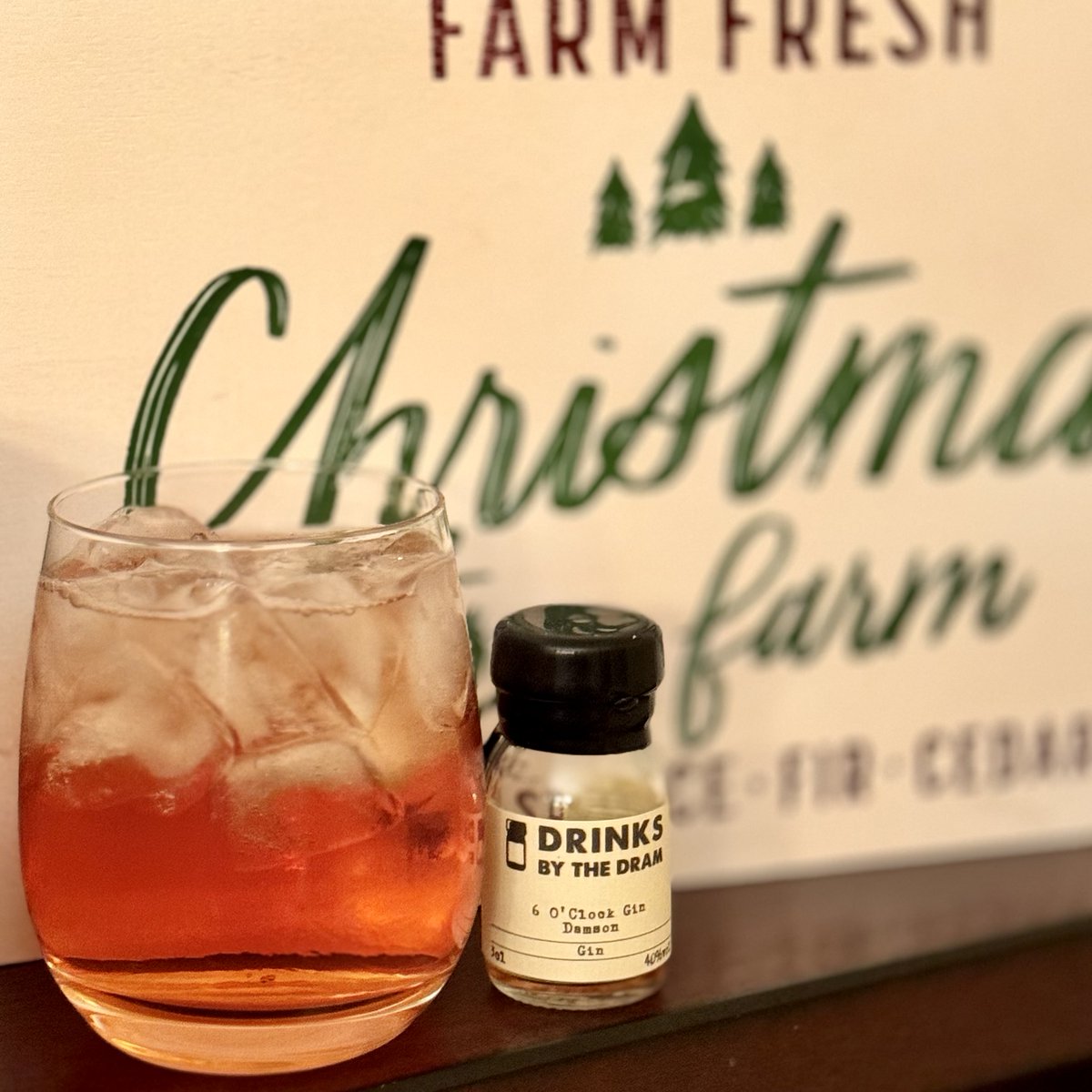 @SuntoryGlobal @Kyrodistillery @FeverTreeMixers Day 19 of #ginvent: 6 O'clock Gin Damson by 6 O'clock Gin

This is a fine gin, but it just doesn't click with me. The unique color comes from damsons (a small purple fruit like a plum) and it adds a sweet flavor that is not my favorite. Still to each their own... #cheers