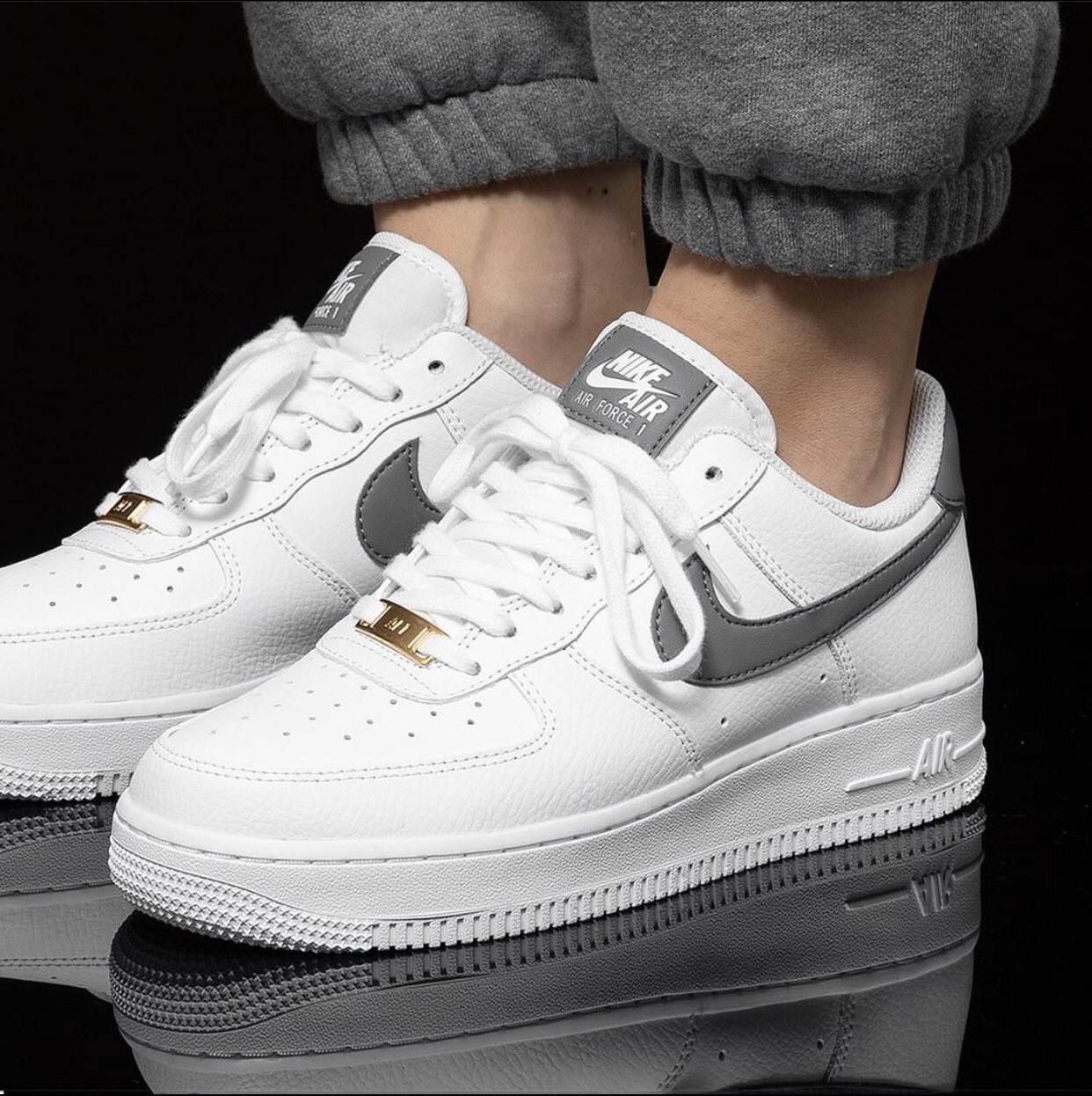 Air force 1 top cool grey metallic gold