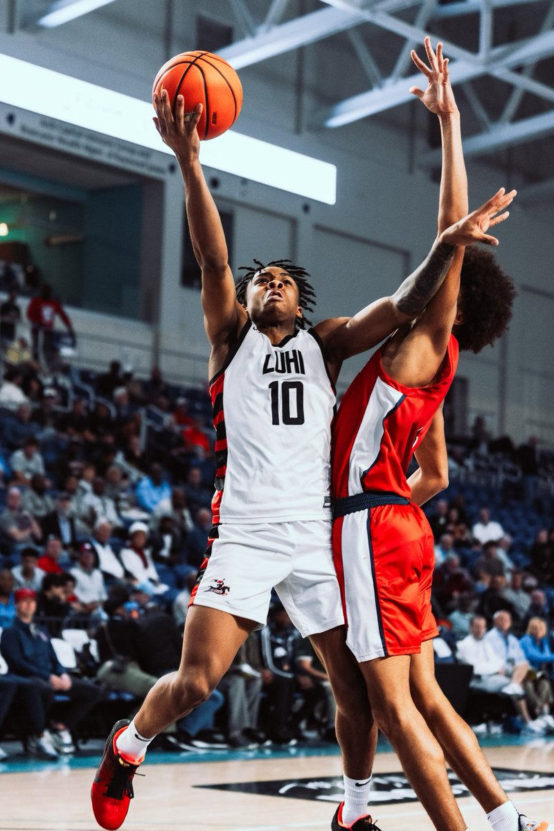 Hard not to love the leadership and defensive intensity Nigel James brings for LUHI. The #5 team in the country has a different energy level when he’s on the floor. @LuHiBasketball x @nigel_j24