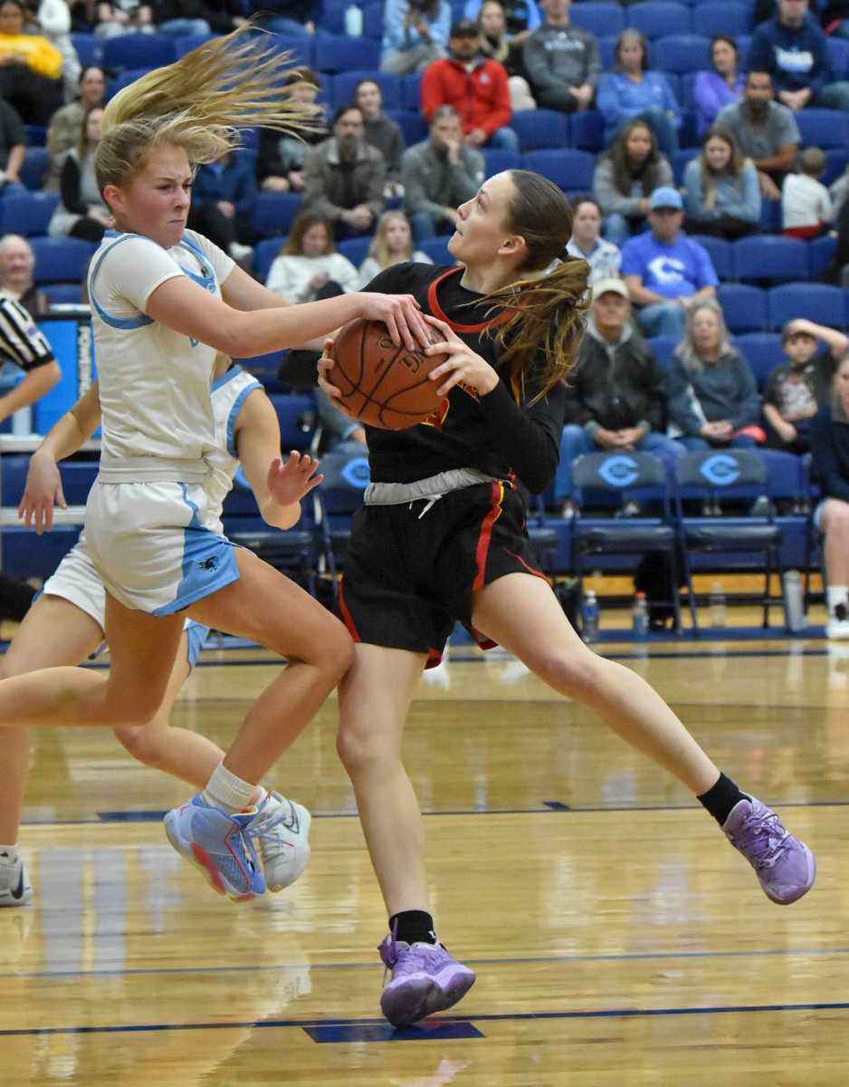SeanEFrye's tweet image. Chanute quiets upstart Labette County in the girls game, 42-39.

Blue Comets deliver their most uplifting outing of the season while the Grizzlies get all of winter break to reflect on a momentum-killing loss.

📸 highlights: