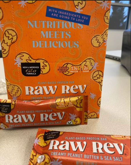 Have you explored the deliciousness of our revamped Glo Creamy Peanut Butter &amp; Sea Salt protein bars? If you've had the pleasure, let us know your thoughts! <a href="/rawrev/">Raw Rev</a>

#urthbox #urthboxapproved #rawrev #superfoodbar #veganproteinbar #veganfood #proteinbar #plantpowered #plantbased