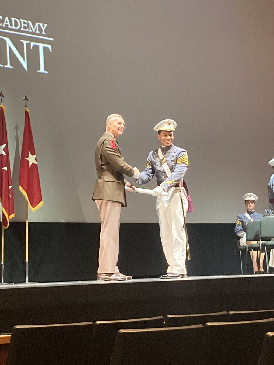 Congratulations to D’Anthony Brown on Cooper Warren on your graduation and commissioning as a 2LT! The Long Gray Line grew stronger today! 🇺🇸⚔️🎓