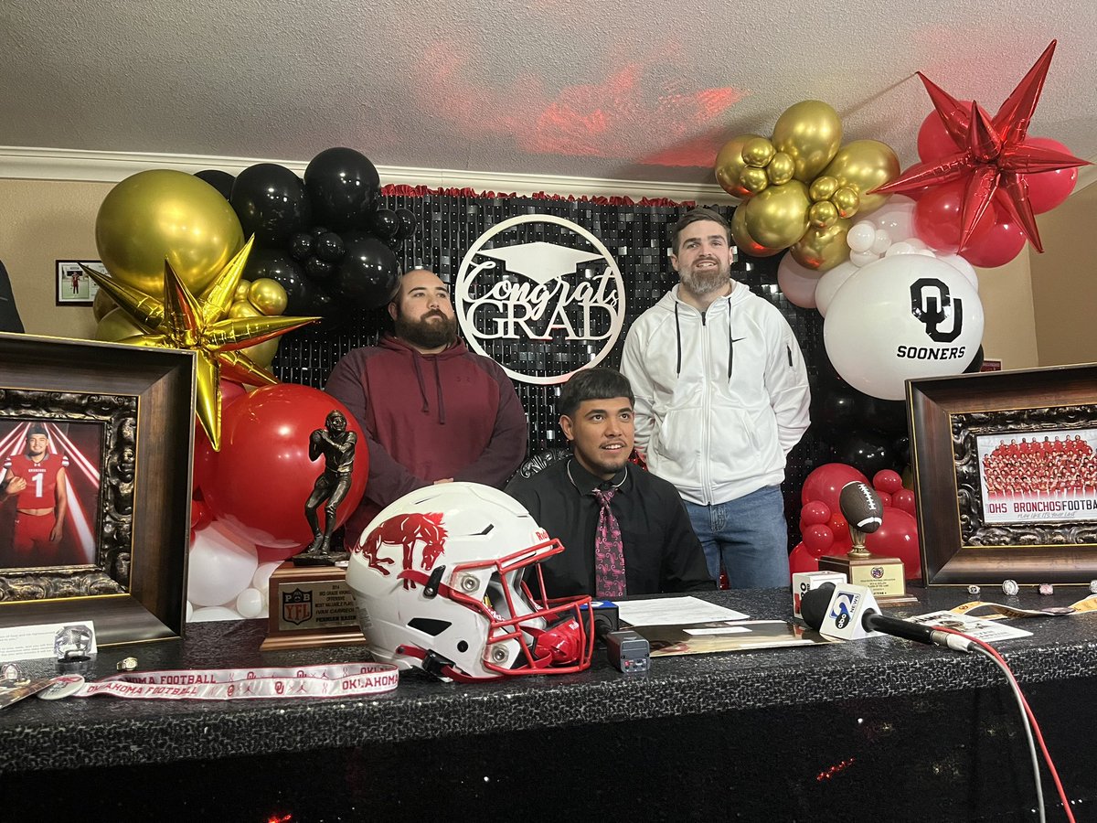 It’s official!✍🏼

Odessa receiver Ivan Carreon is officially a Sooner. Carreon graduated this week and will move to Norman in January!

Hear from him tonight on ABC Big 2! #Oklahoma
