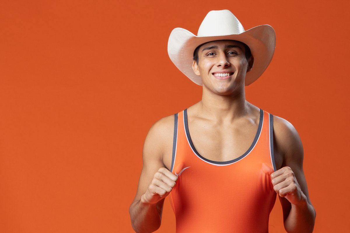 CowboyWrestling's tweet image. 165 l Coming out of the break just how we entered.

Izzak Olejnik ends this one early with a 19-4 tech fall over Cooper Voorhees!

#HomeOfWrestling l #GoPokes