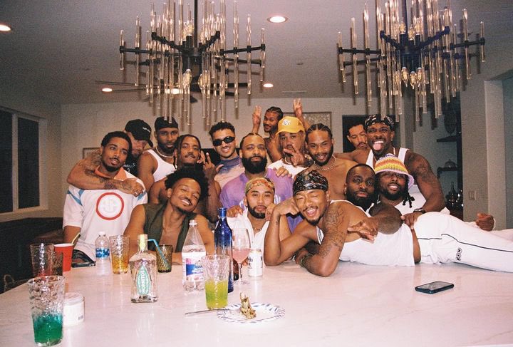 Zeus_WorldWide's tweet photo. #Throwbyke ๐๐ฟโโ๏ธ๐ฅ
Boys Trip ๐ฅณ https://t.co/U0y3aBHa9p
