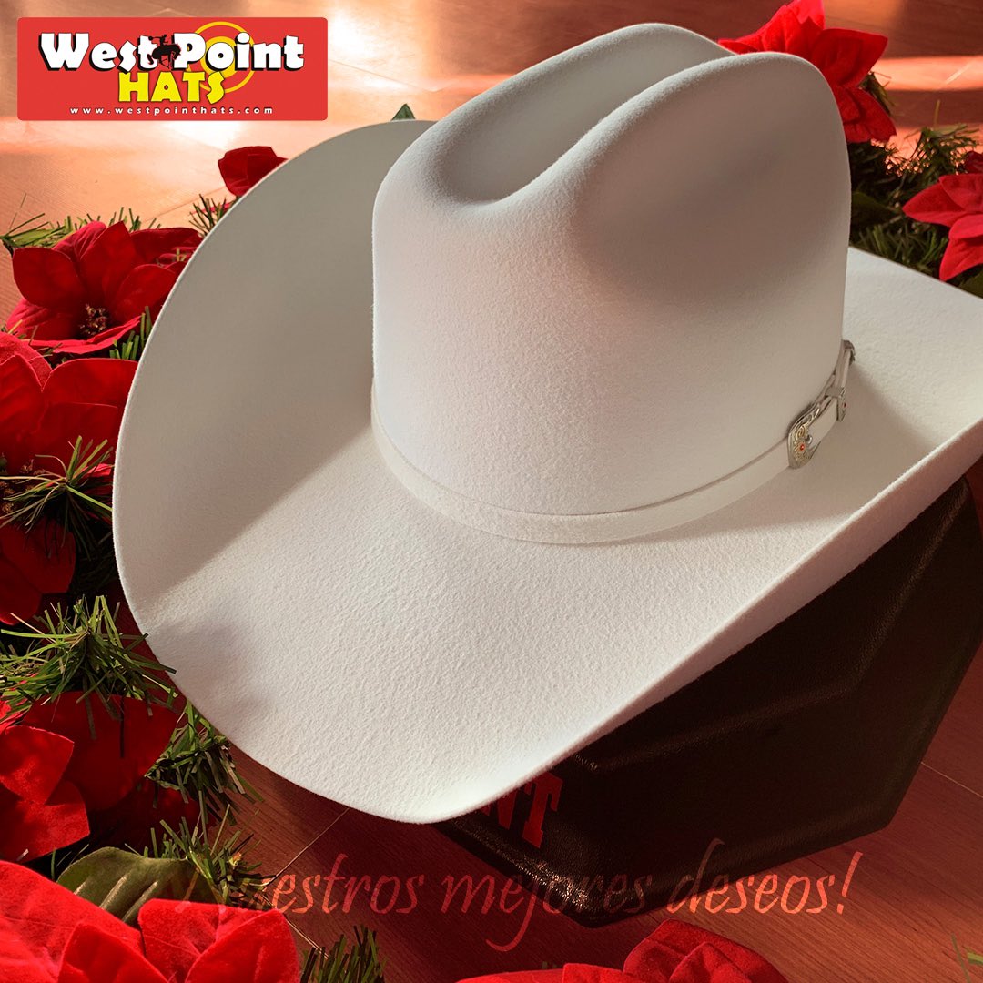 #bestwishes #happyholidays 
nuestros #mejoresdeseos y #felicesfiestas 
#westpointhats🤠 
#texanas y #sombreros 
#winterwhite