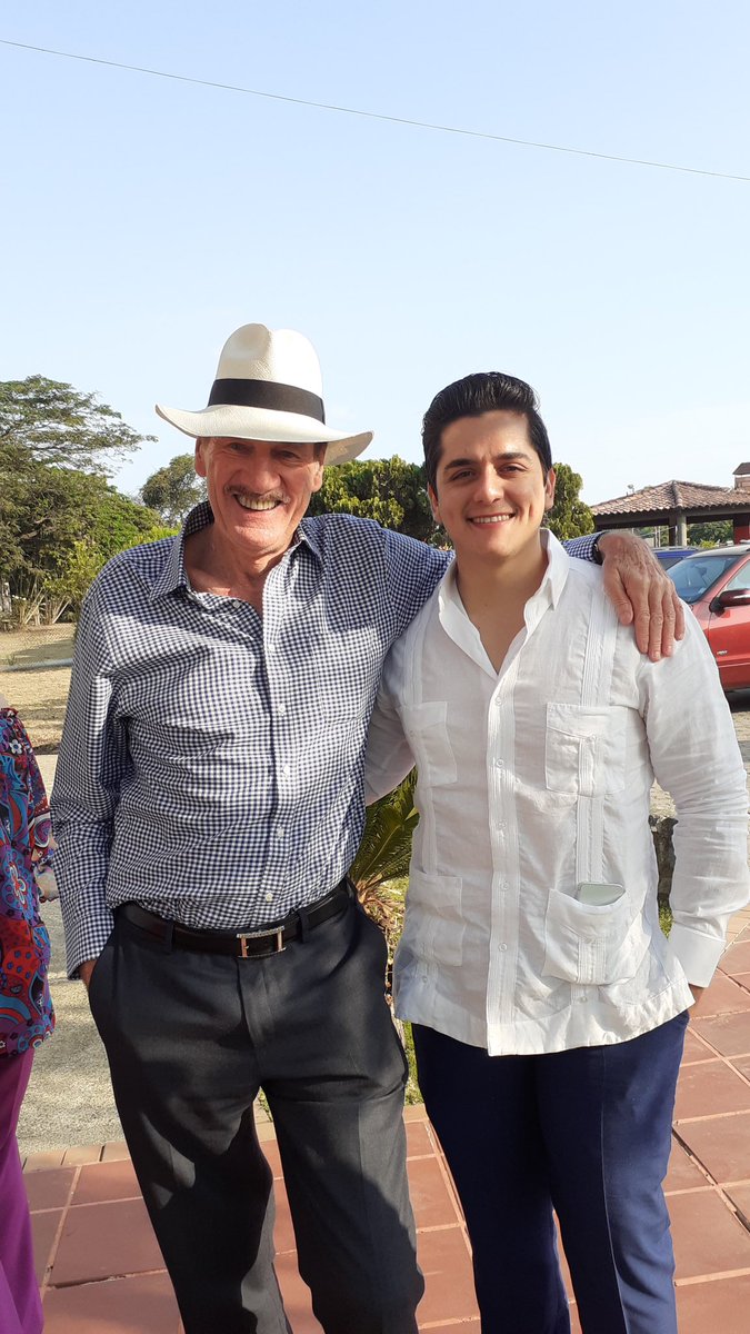 carlosmusicspot's tweet photo. 🧵Los hechos sobre Colin Armstrong: en el año 2016 cuando quisimos hacer la primera ópera de guayaquil (en mas de 70 años) con nuestra productora local llamada NAPOLI Ópera, tocamos la puerta de una gran cantidad de empresarios locales, para solicitar auspicios y apoyo económico https://t.co/BpmSCM87V3