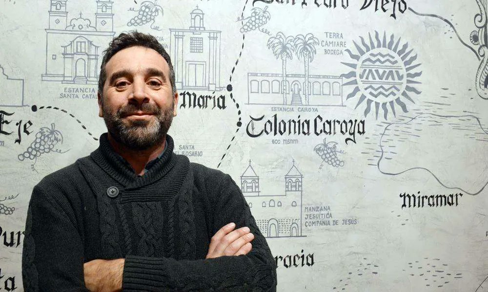 Córdoba apuesta a crear vinos con tonada propia

Hablamos con Gabriel Campana cuarta generación de bodegueros que desde Colonia Caroya lleva el vino cordobés al mundo

palabras.com.ar/cordoba-apuest…