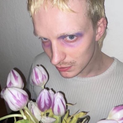 iPad-baby tweet media