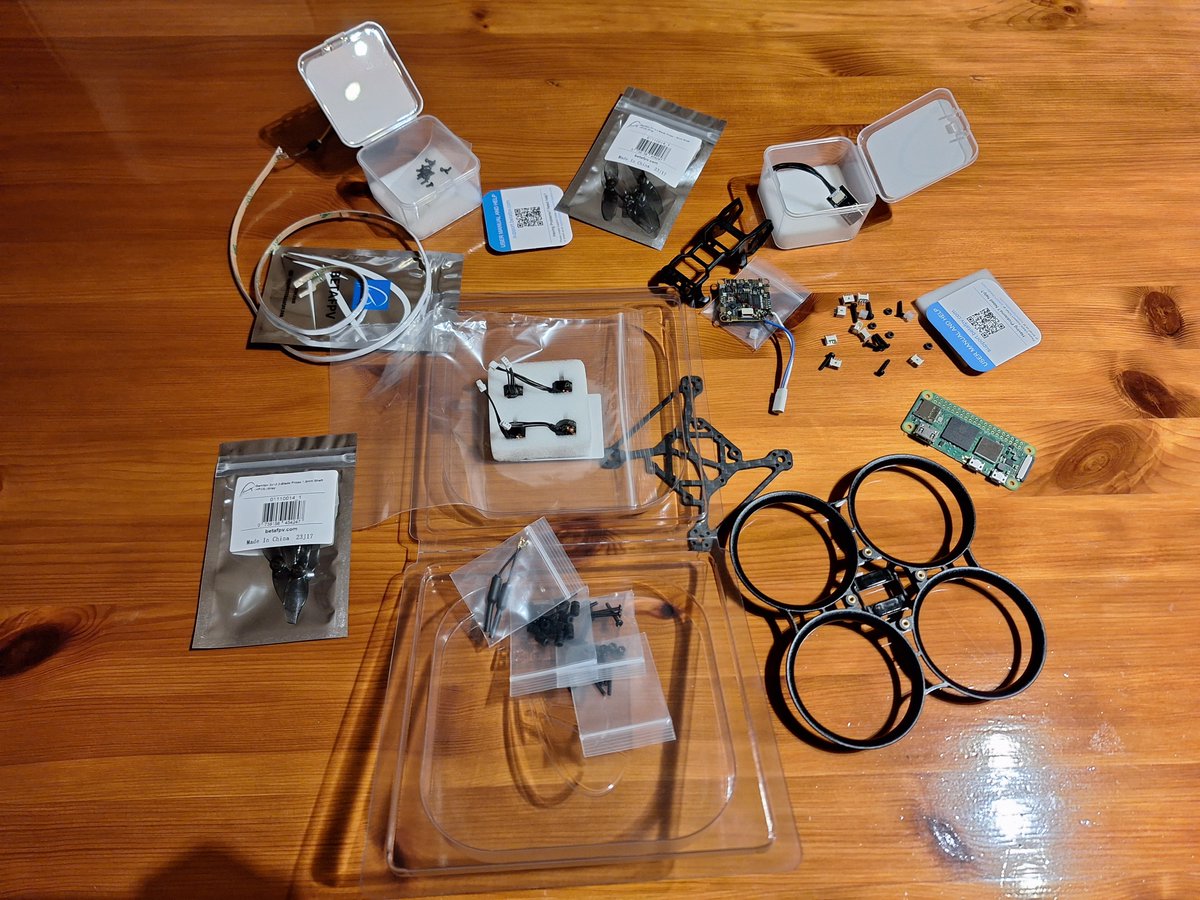 dfrobotcn's tweet photo. A small FPV drone with a Raspberry Pi Zero 2 w and a Camera Module V3 for on-board video recording and analog transmission. @hackaday 
🤖For more details: https://t.co/J8BDlnHPRC https://t.co/I6TVZgGWCC