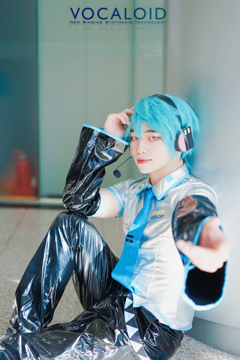 " 당신의 첫 소리는… 무엇이였나요? "

12월 서울 코믹월드
VOCALOID - MIKUO
보컬로이드 - 하츠네 미쿠오

MIKUO:<a href="/gong_por/">공뽀</a> 공뽀
📸 : @dorazi0_0 도라지님