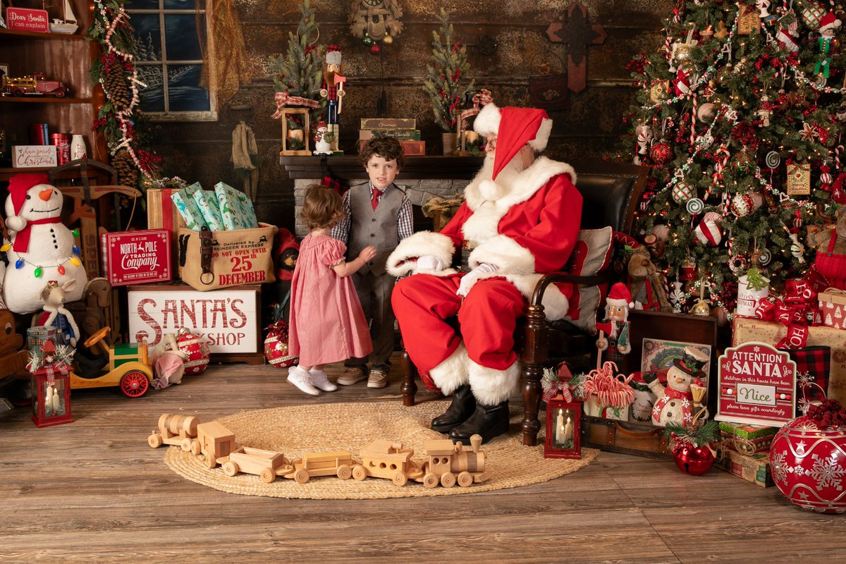 cherishlombard's tweet image. Toyland, Toyland, little girl and boy land🧸🎄♥️

#christmas #christmasdecor #christmascountdown #christmaspictures #santapictures #santa #toyland #merrychristmas #holidays #happyholidays #SantaClaus