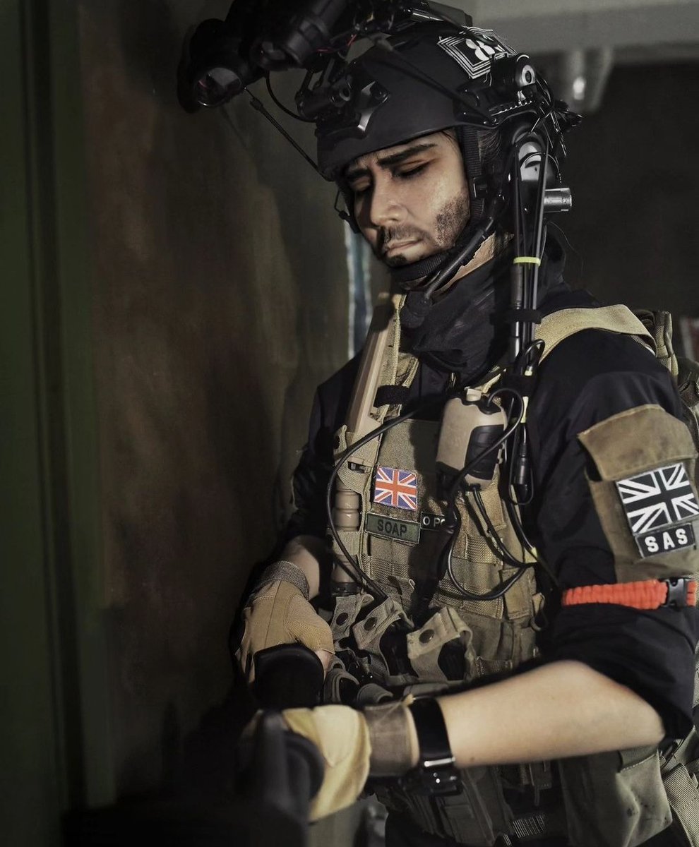 #트친분들_레어한_코스_보여주세요
1.brzrkr(키아누가 참여한 코믹북)
사진 쫑언님
2.레드데드리뎀션2 아서모건 
사진 레이님
3.오버워치2 큐피드한조
사진 참매실님
4.콜오브듀티(나이트워버젼)소프
사진 고종혁님