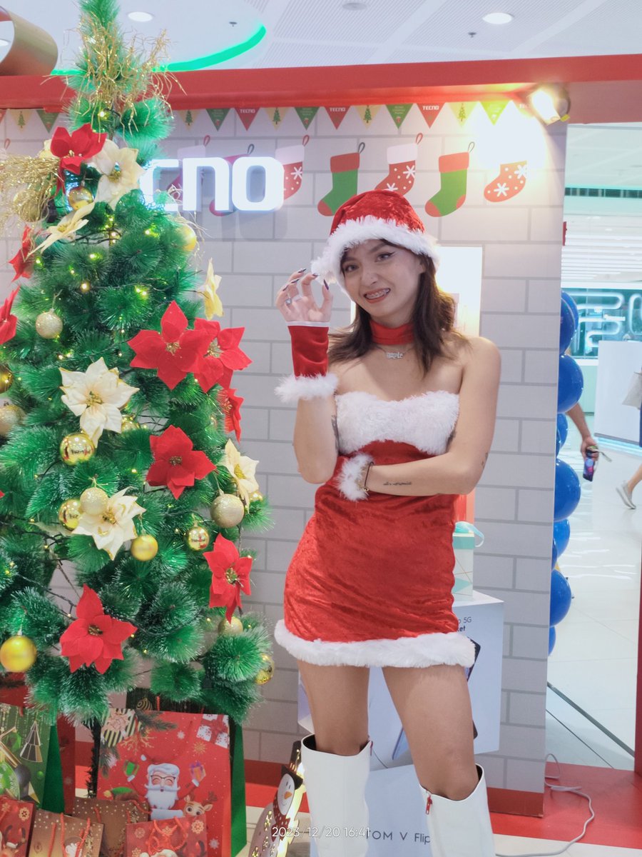 Grabe ang kagandahan ✨ Merry ang Christmas pag ganito kaganda ang ngumiti. @shinayahdc Rawr 😆

#ShainnaGayle
 #TECNOMerryandBright
#TECNOPhilippines