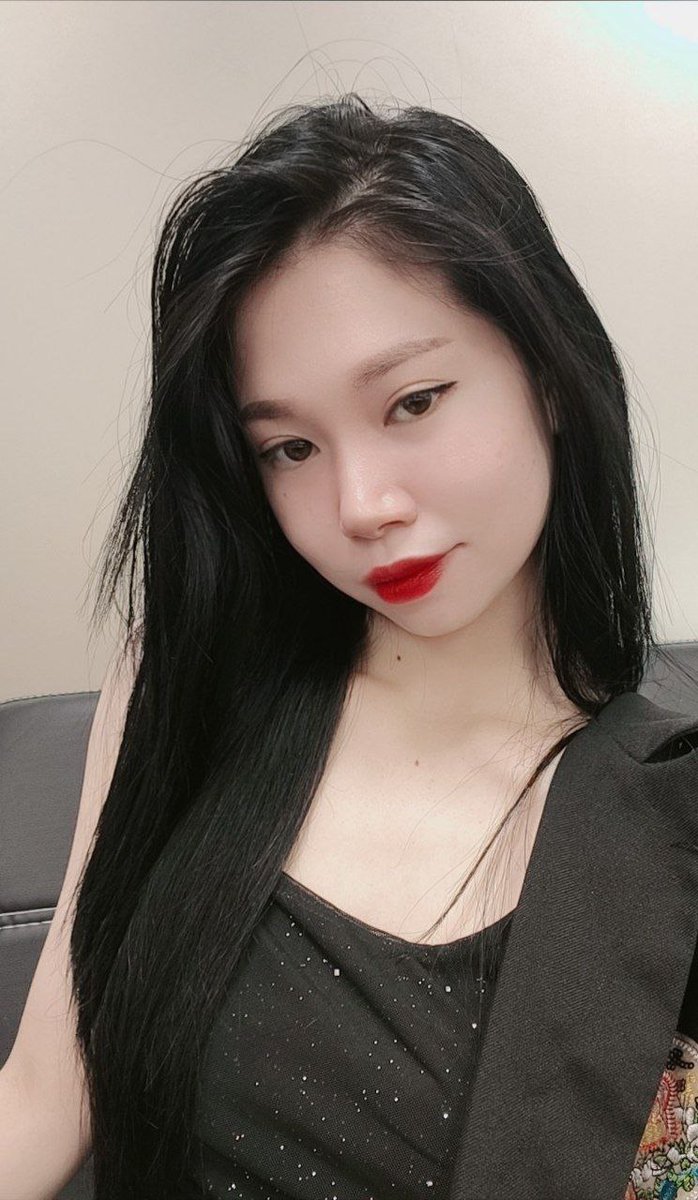 I like rain.. I love raindrops, I find my comfort.
#Patek Philippe #LV #Porsche