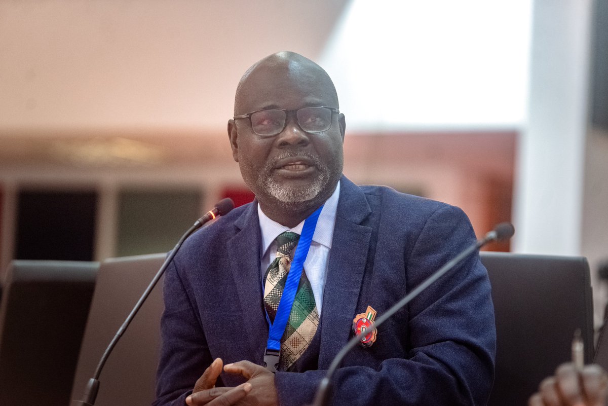 Theorbracompany's tweet image. WIPO IP Labs Demo Day Highlights:
Mr. Lawrence, AD, R&amp;amp;D (NITDA Nigeria) giving comment on the pitch presentation.

#orbracompany #demoday #worldintellectualpropertyorganization #wipoiplabs2023 #intellectualproperty #innovation #startups #pitchcompetition #invention