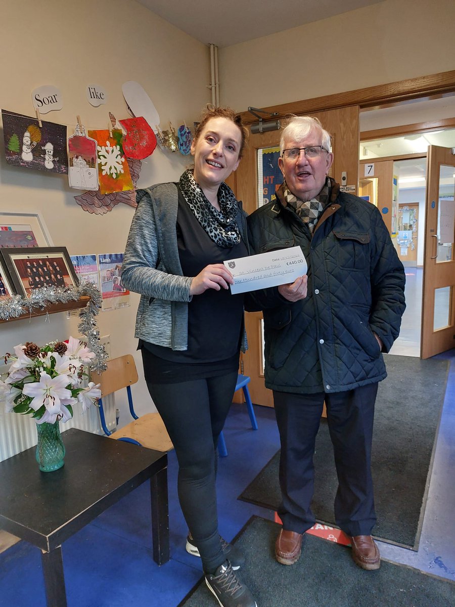 A presentation to David Lawlor, local @SVP_Ireland representative, for €440, generously donated by parents for our recent appeal. Míle buíochas gach duine.