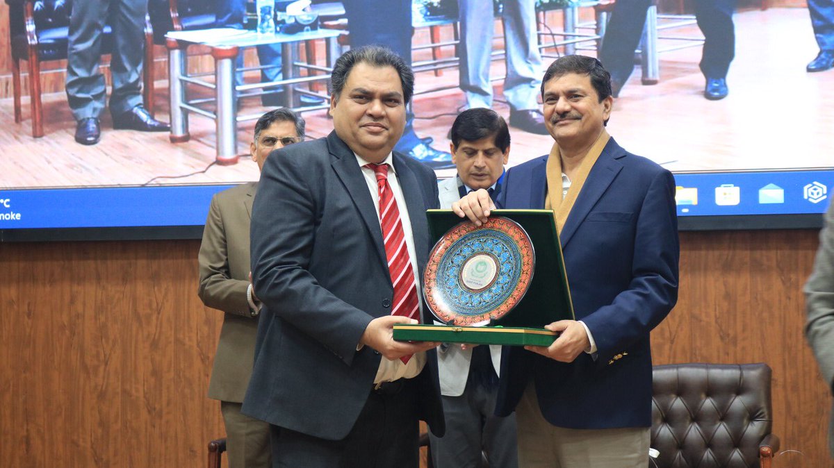QAED Punjab 🇵🇰 (@qaedpk) on Twitter photo Honorable Minister of <a href="/SchoolEduPunjab/">School Education Punjab</a> & Secretary School Education graced the Ceremony of ‘’Scoping Study Report For School Councils QEAD’’ a collaborated effort of <a href="/pkBritish/">British Council Pakistan</a> , School Education Department, and @QAEDPK commenced at Provincial QAED Lahore on 19.12.2023. Honorable Minister of <a href="/SchoolEduPunjab/">School Education Punjab</a> & Secretary School Education graced the Ceremony of ‘’Scoping Study Report For School Councils QEAD’’ a collaborated effort of <a href="/pkBritish/">British Council Pakistan</a> , School Education Department, and @QAEDPK commenced at Provincial QAED Lahore on 19.12.2023.