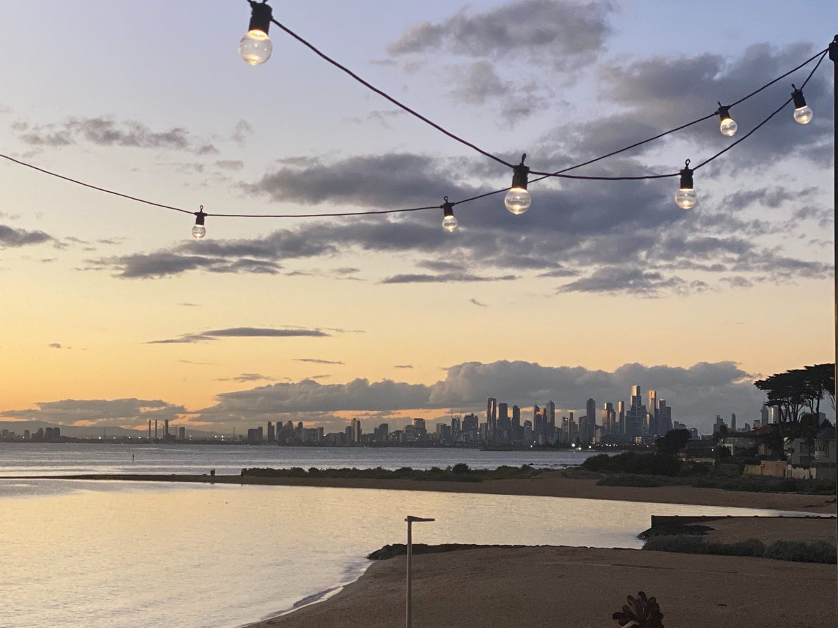 Sunset appreciation post! We love the dreamy ones like this.
.
.
.
.
#sunsetsofmelbourne #chasingsunsets #alldaydining #diningspacesbayside #casualdining #upstairseventspace #eventspacemelbourne #melbourneevents #melbourneviews #bestviewsofmelbourne #portphillipbay