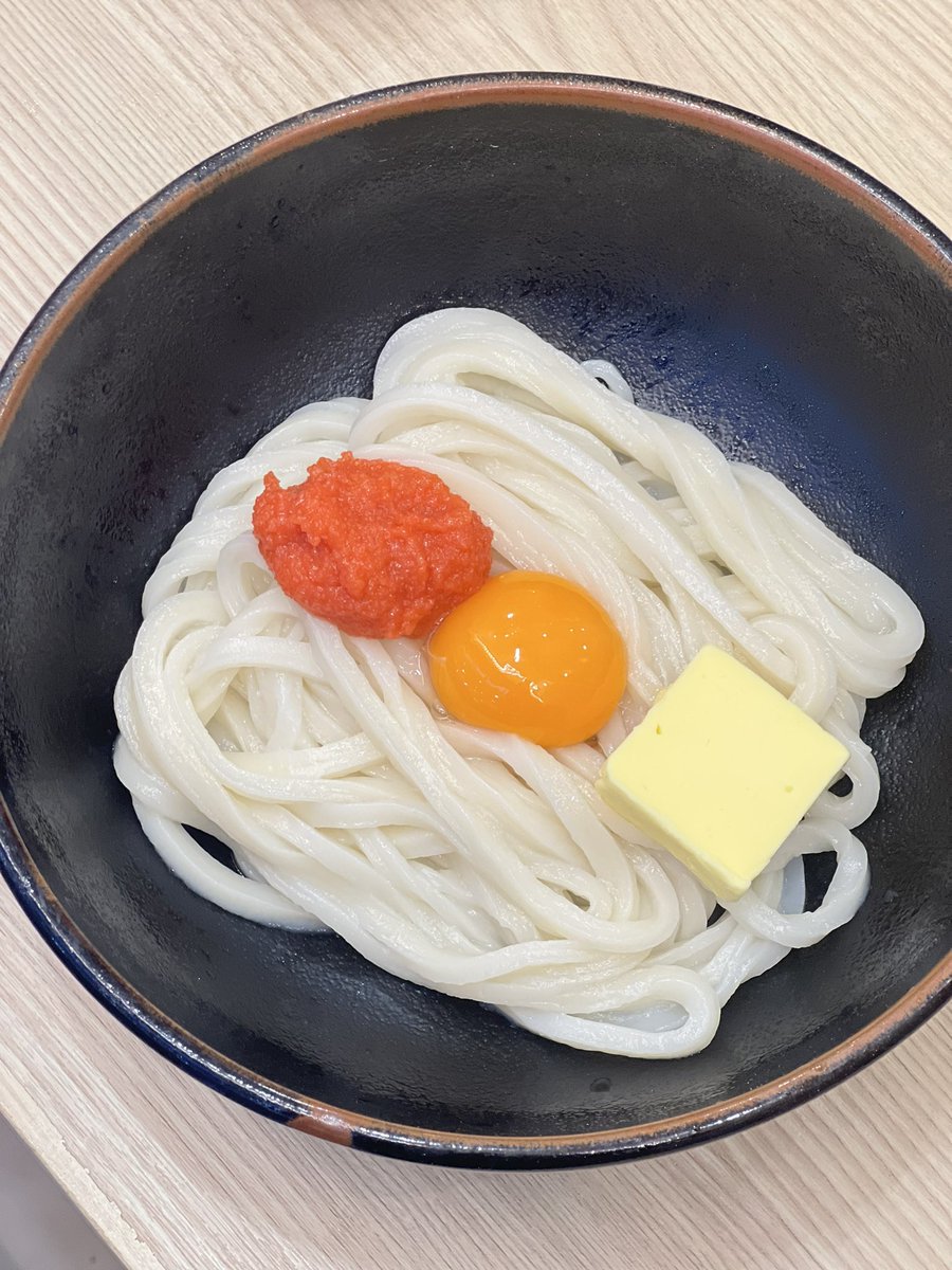 Gaga Udon House สาขาทองหล่อ (ตึก Fifty Fifth) | ร้านอุด้งที่ทำเส้นสดๆ เหนียวหนึบ รสชาติอร่อยทุกจาน แล้วคือ มาจานใหญ่มาก ทานแบบจุกๆ เลยค่ะ แนะนำเมนูคล้ายบะหมี่เย็น แต่นี่คือการเอาเส้นอุด้งมาทำให้ทานแบบเย็น ทานพร้อมกับไก่ทอดคือ อร่อยแสงออกปาก <a href="/aroii/">@aroii บอกต่อ</a>