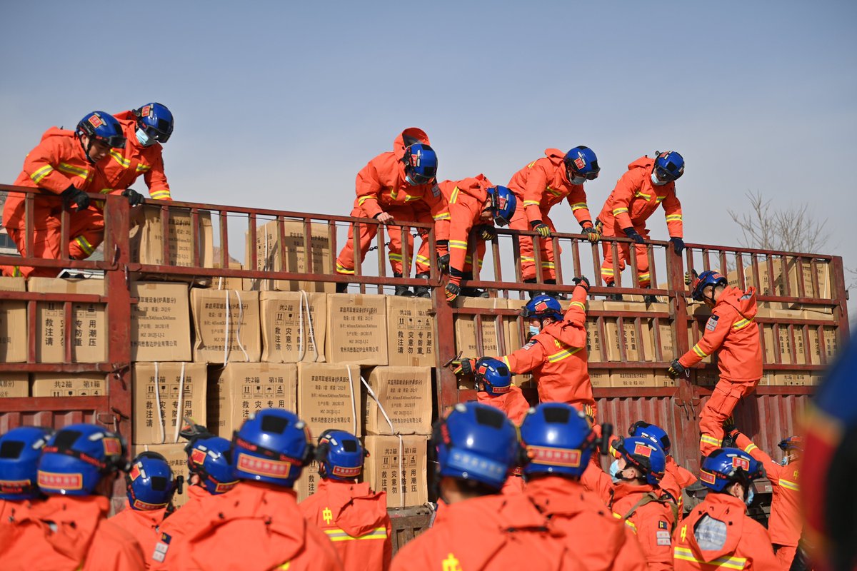 SpokespersonCHN's tweet photo. With the support of the entire nation, people in the quake-hit areas will emerge from the disaster &amp; rebuild their homes. （3/3） https://t.co/fNLKUE6cad