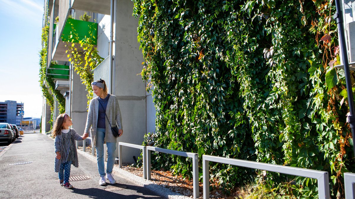 Miten suunnitella kestäviä kaupunkeja? 🌱

🏙️15 kuntaa kehitti yhdessä uusia ratkaisuja kestävään kaupunkikehitykseen osana Kestävä kaupunki -ohjelman haastekimpputyötä.

📜Lue lisää: kestavakaupunki.fi/-/kaupungit-tu…

#KestäväKaupunki <a href="/KestavaKaupunki/">Kestävä kaupunki</a>
