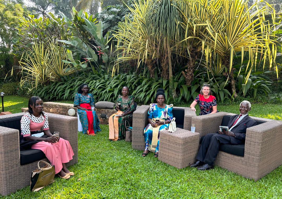 Very privileged to host Kaddu Wasswa and his family &amp; friends at my residence, sharing historical knowledge and enjoying Ugandan culture &amp; music in togetherness.
Many thanks to NL artist/photographer Andrea Stultiens for making this possible. #historyinprogress #culturalexchange
