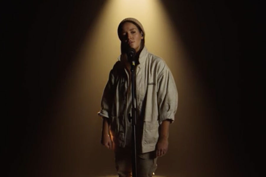 WhatsOnStage's tweet image. First look: Lauryn Redding performs “Open Up Your Door” from Standing at the Sky’s Edge ahead of West End run whatsonstage.com/news/lauryn-re…