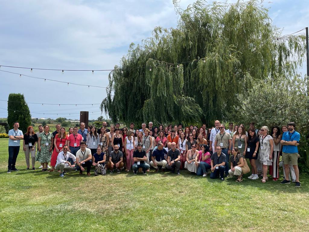 10.Grand challenges're solved by action by many and diverse.Many thanks to all who´ve contributed to #Catalonia #Harvard #Clusterpolicy:firms, clusters,univ.,tech centers,experts,colleagues from the public sector,peers from all over the world. The case is dedicated to all of you!