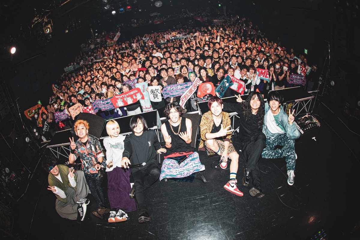 omedeta_japan's tweet photo. オメでたい頭でなにより
東名阪クアトロツアー
『対寿祭』
12/20(水)梅田クアトロ
w/ヤバイTシャツ屋さん

Thanks!!!!!

Photo by 雷(@nameless4645)

#オメでたい頭でなにより
#ヤバイTシャツ屋さん
#ワチャ系 https://t.co/72EvEO5RqA