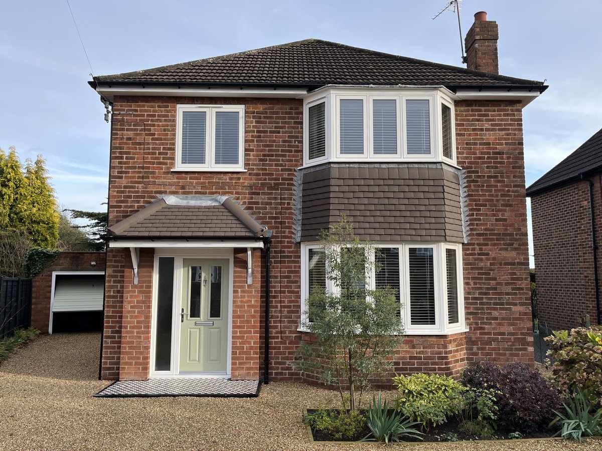 Flush casement windows aren't just for herritage properties, they are also a great option for contemporary homes.

Adding our flush casement windows to your project is a provides some additional character to your property.

Head over to our website 👇
tradeglaze.co.uk/online-quote/