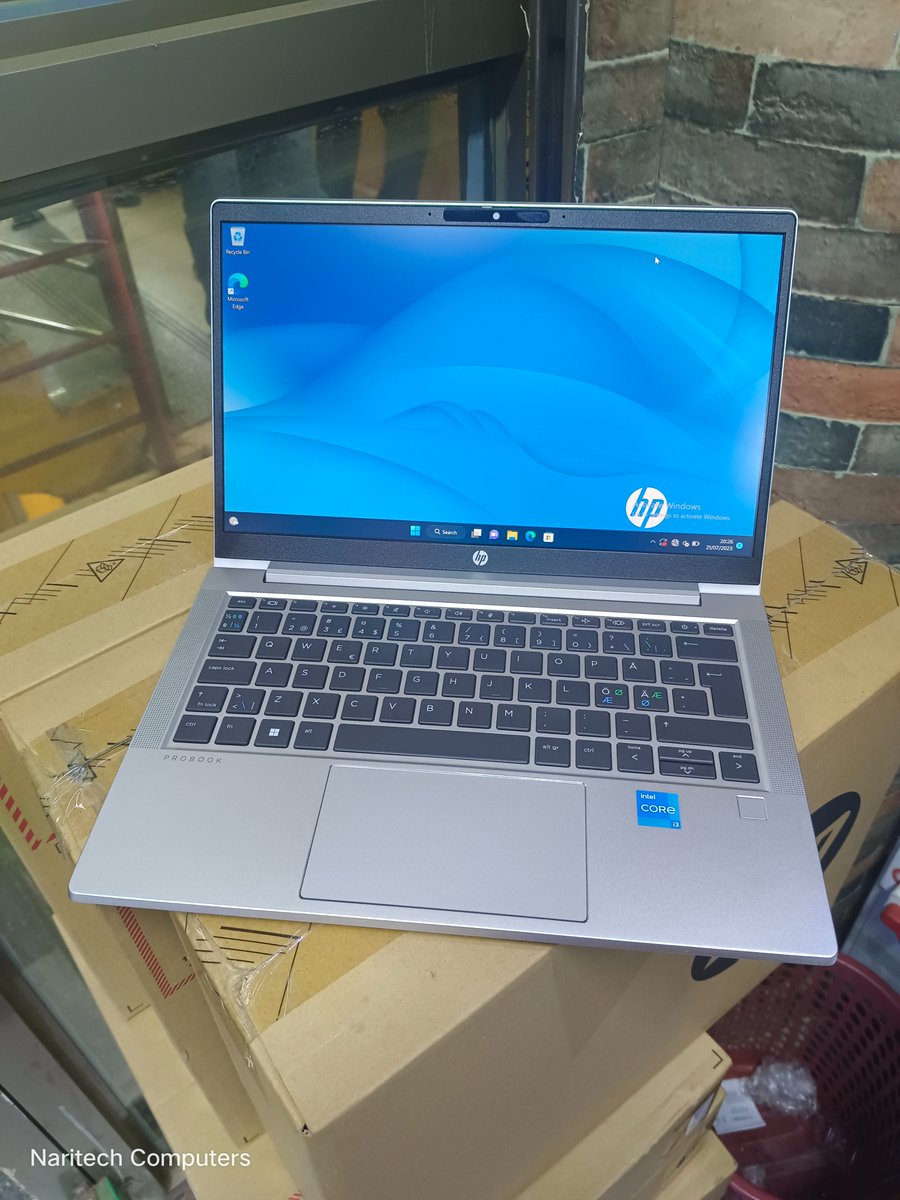 Naritechug's tweet photo. Slim &amp; Portable PC
HP Elitebook 840 G5
Intel Core i5-8th gen
Storage: 256 GB SSD 
Memory: 8 GB RAM
Intel UHD Graphics 630
14" 1080 FHD Resolution
HDMI: Wi-Fi, Bluetooth
-----------------------
Price: (UGX): 1,490,000 
Call/WhatsApp: 0756558906
#NaritechComputers https://t.co/P90uE5YA9a