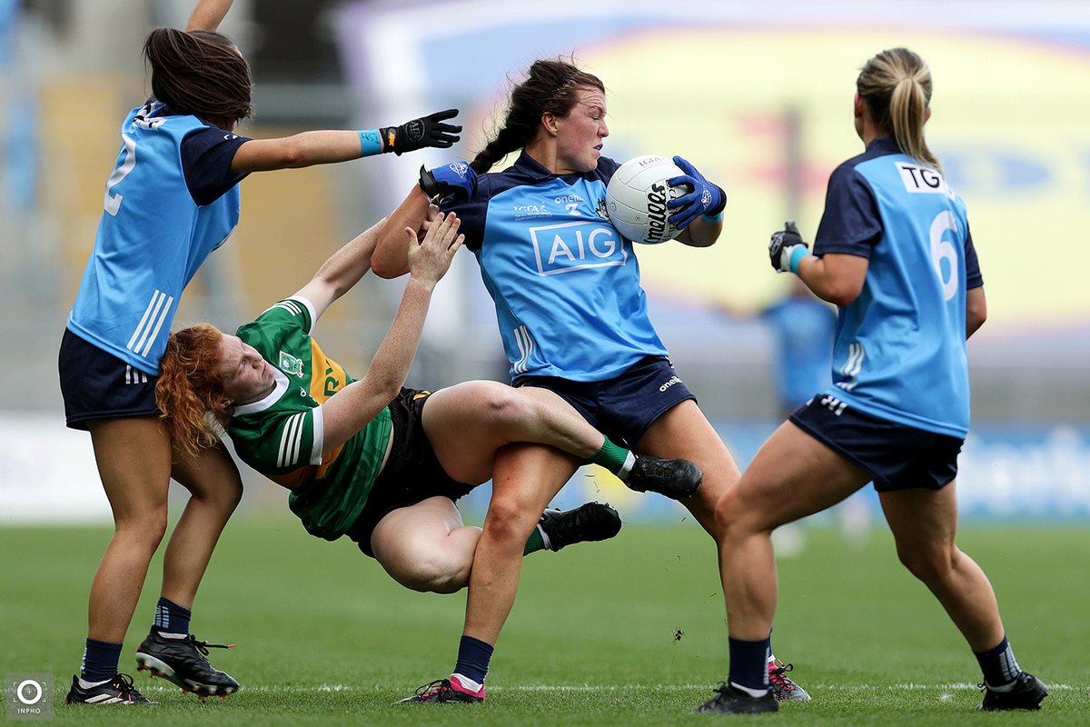 Great pic here from @LaszloGeczo from August's @TG4TV All-Ireland @LadiesFootball senior football final as Louise Ni Mhuircheartaigh of @kerryladiesfoot gets to grips with @dublinladiesg's Leah Caffrey - and it makes our Pics of the Year for 2023!