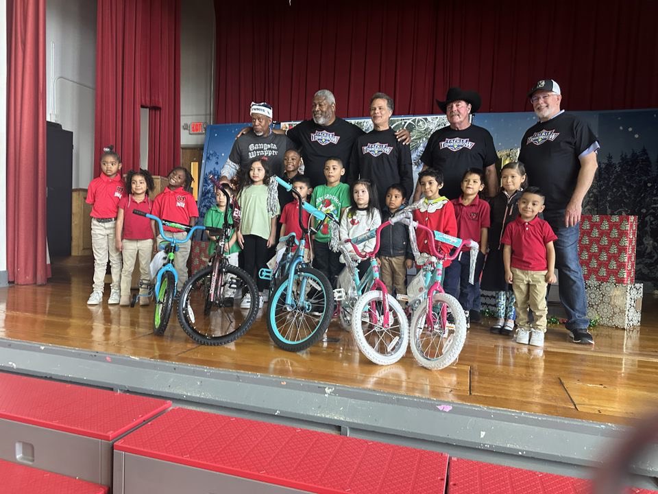 Proud of our @BurlesonDISD students. They exceeded their @Istationed goal in minutes and achievement. They have earned a bike. Thanks @TackleTomorrow for  your partnership to ensure all students are reading on grade level. #AmazingPartners @SpruceV_T @ACEDallasISD @TeamDallasISD