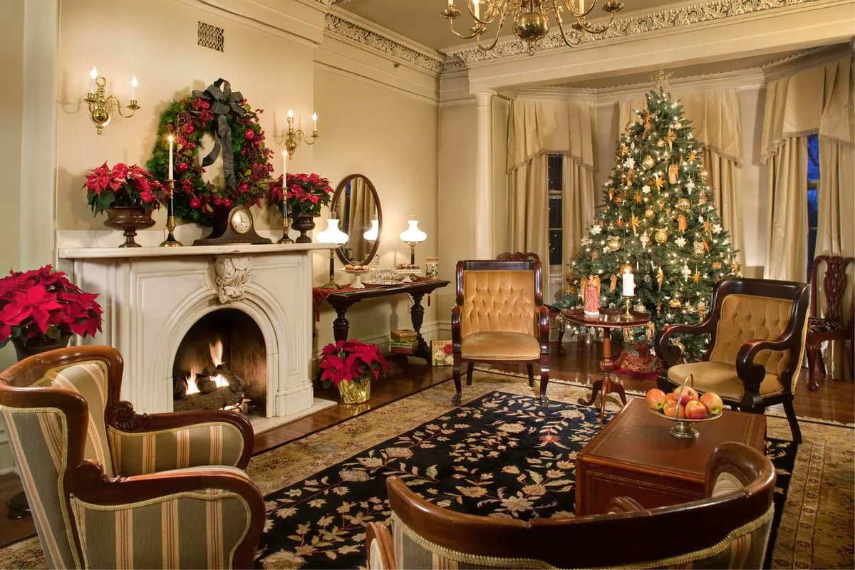 ProTrustClean's tweet image. Merry Christmas and Happy Holidays from all of us at protrustcleaning.com. 🎁🎉🎄