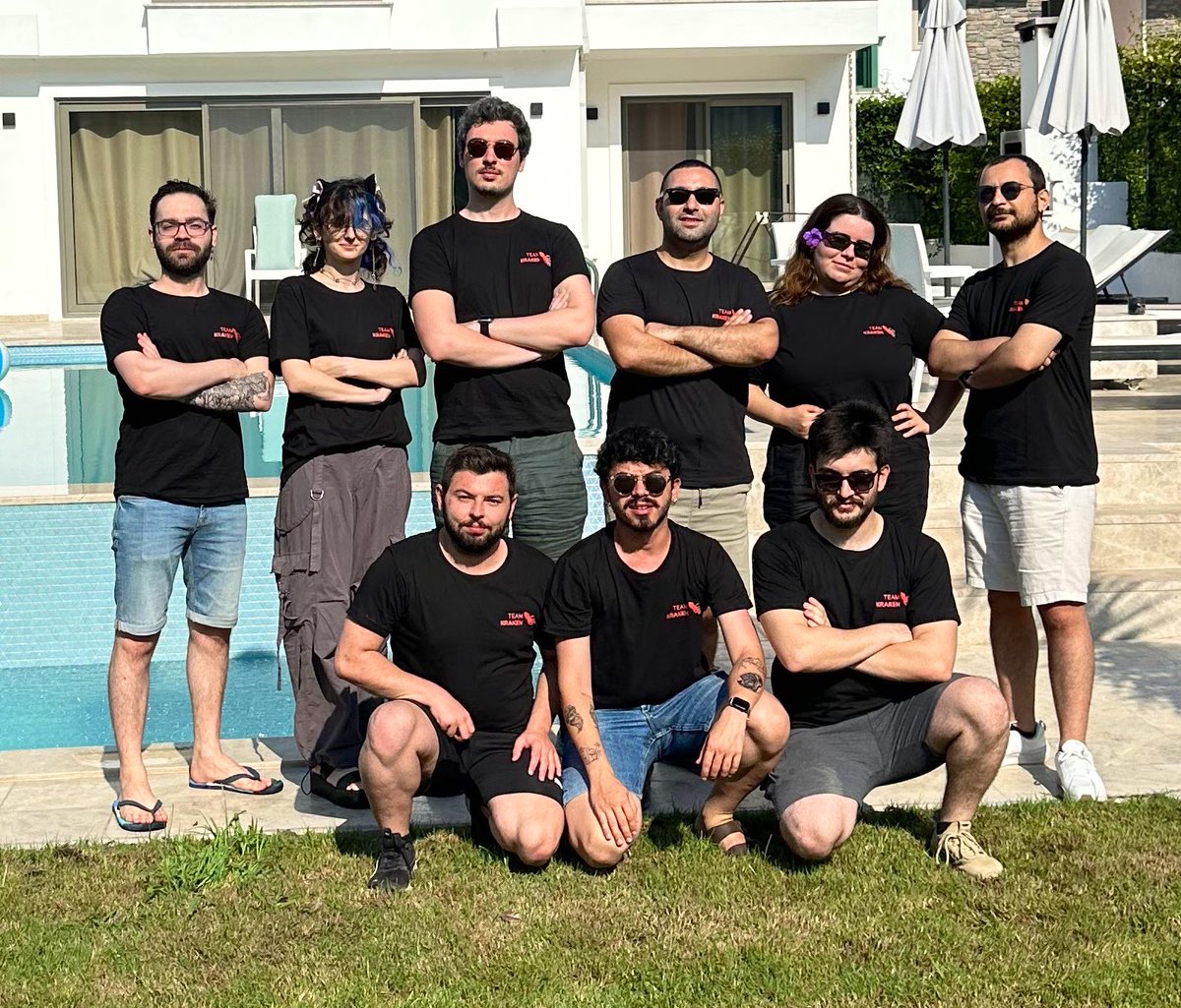 BGoktugOzdemir's tweet photo. Zaman hızlı geçiyor gerçekten. Bugün @parasutcom’da ikinci yılımı doldurdum 🥳

Güzel bir ekibin parçası olmak ve ortaya harika şeyler çıkarmak, her gün daha iyisini yapmak ve BAŞARMAK..
Gerçekten çok motive ediyor 💙

🐙 @_teamkraken_ 🐙

Para ağacım(Pachira)da, benimle birlikte iki yılda çok büyüdü. Bana her gün moral, motivasyon ve sevgi verdi. En değerli hazinelerimden ❤️💵
