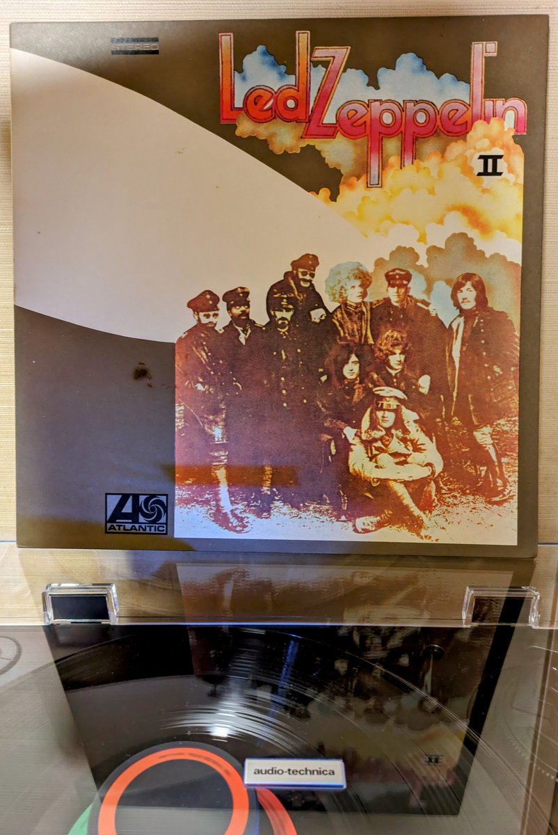 sarah1107jp's tweet photo. #夜レコ #LedZeppelin #LedZeppelin2 #Searecord
'69 Release 2nd Album
全米だけで1,300万枚のSalesを記録
彼等の作品の中では、ハードロック色が強く 大好きなアルバムの1枚🎸
#WholeLottaLove
#RambleOn
#TheLemonSong
#ThankYou https://t.co/QVSG47FjPv