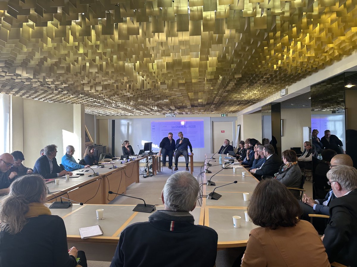 GWanwanscappel's tweet photo. Signature de la charte Romain Jacob pour le Jura, en présence de pascal Jacob. Mobilisation importante autour de l’indispensable accès aux soins des personnes en situation de handicap. Merci à Jacques Seguin président de la Mutualité qui portera ce projet. #ars bfc https://t.co/UaeEtbQWoB