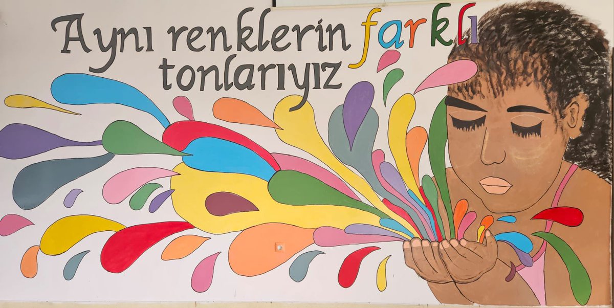BİL-EN kapsamında ziyaretçilerimiz ve toplumumuzda farkındalık oluşturmak adına okul duvarımız  okul öncesi öğretmenimiz Özlem SARI tarafından ‘Aynı Renklerin Farklı Tonlarıyız’ projesi kapsamında resmedilip boyanmıştır. <a href="/sefikaygol/">Şefik AYGÖL</a> <a href="/MustafaSamiAkyl/">M.S.A.</a> <a href="/servetcetinkaya/">Servet ÇETİNKAYA</a>
