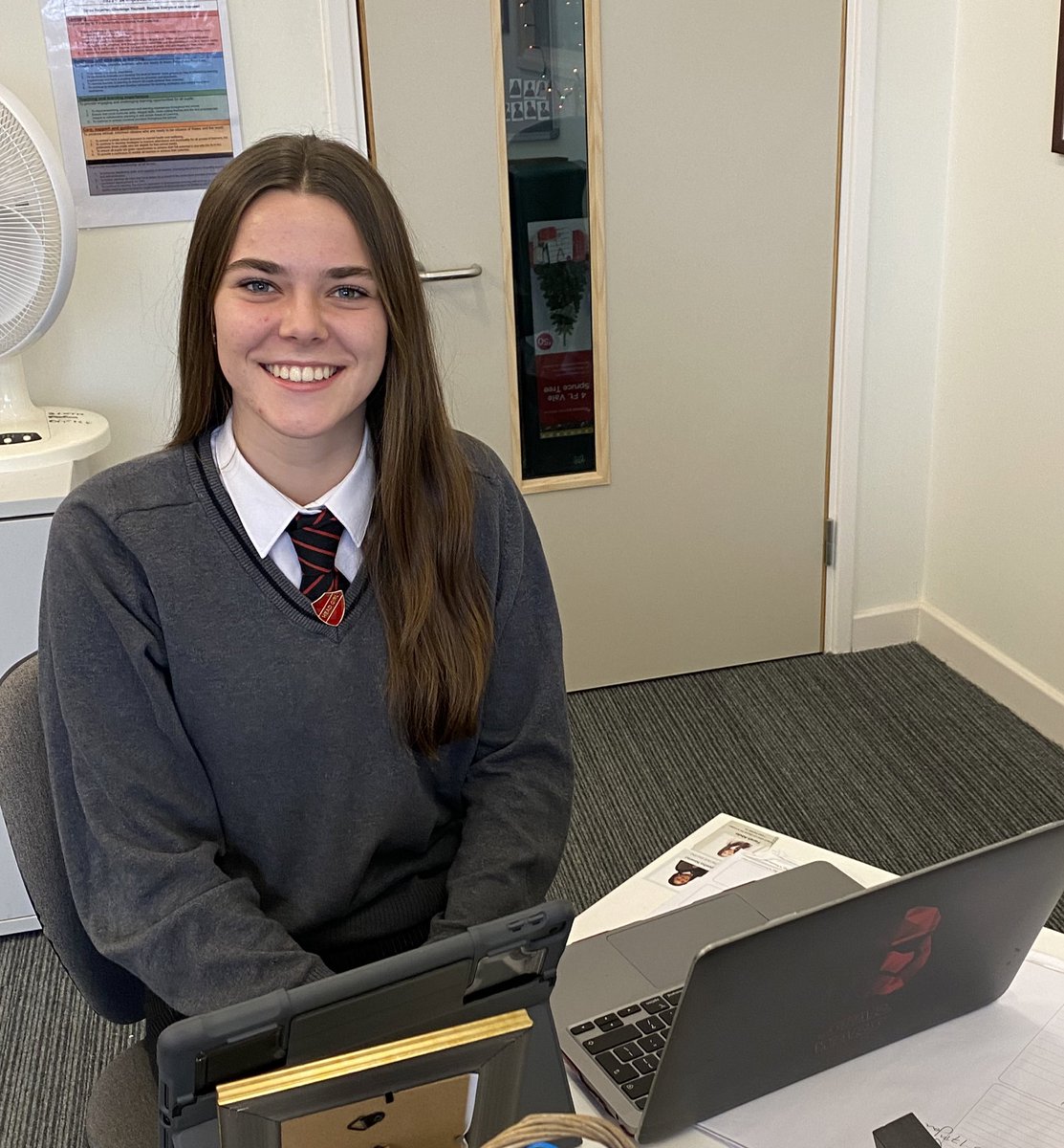 stcyres6th's tweet photo. Good luck to @stcyres6th Head Girl India who just submitted her @ucas_online application. 🤞🤞🤞#stcyreschat #Classof2024 #Business #NottinghamUni #wednesdaythought https://t.co/mdRVZrlMjS