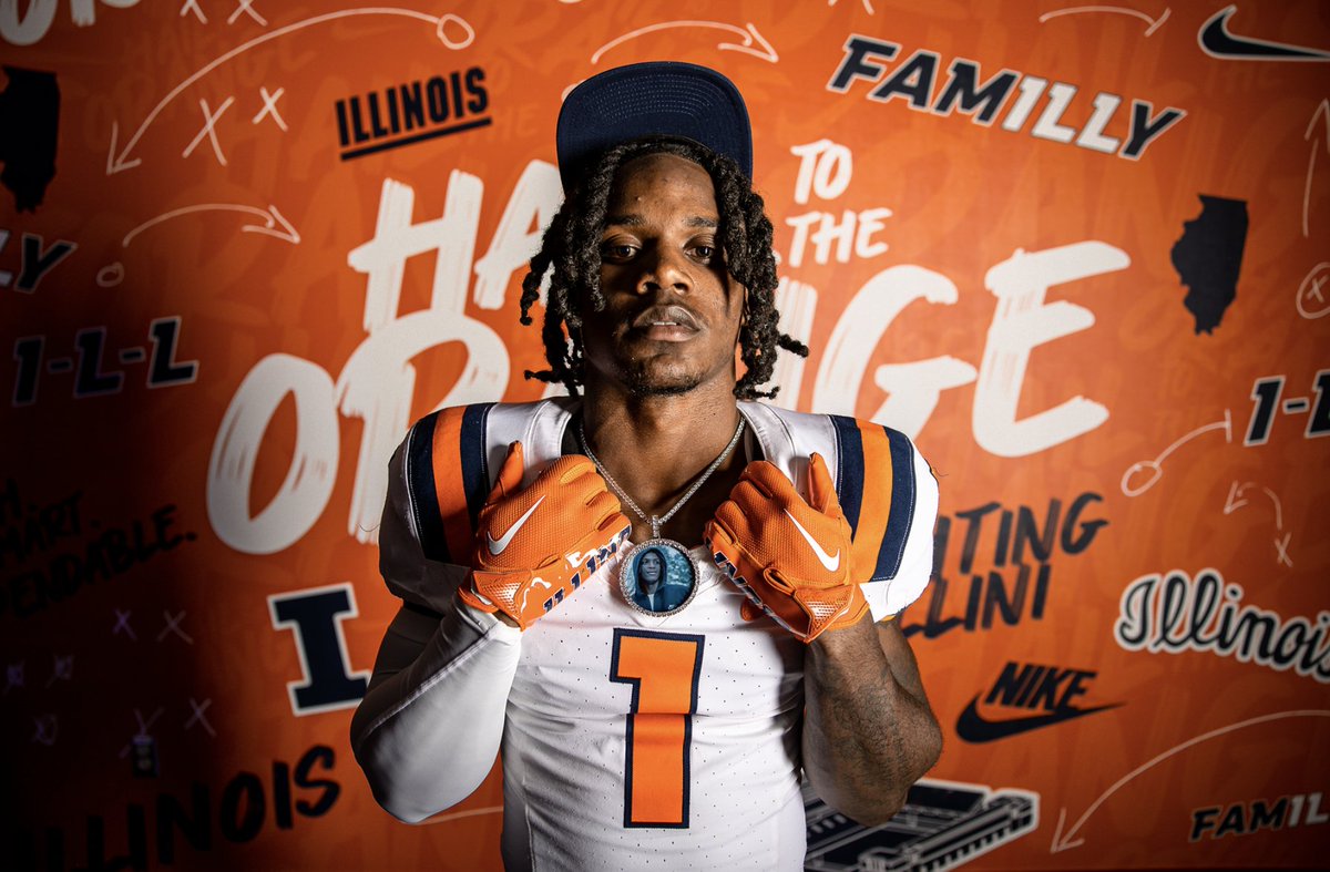 Three-star JUCO WR Mario Sanders (@mariosanders_1) has signed a national letter of intent with #illini The NJCAA leader in receptions and receiving touchdowns will compete in the slot to help fill the void left by Isaiah Williams’ departure. READ MORE: 247sports.com/college/illino…