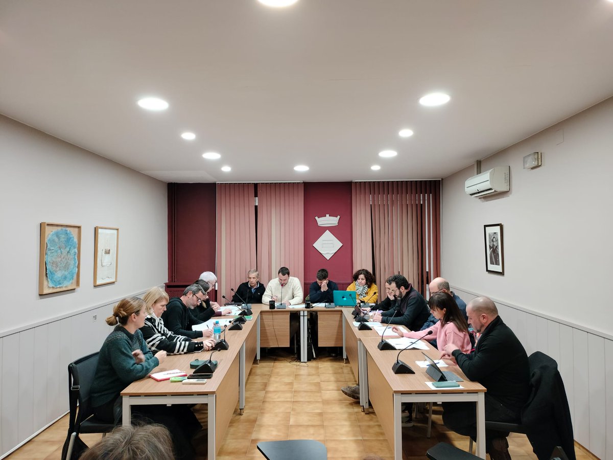 ✅ <a href="/SarriadeTer/">SarriadeTer</a> aprova el pressupost del 2024 amb els vots en contra de l’oposició. 

📄 L’equip de govern reitera el poc marge de maniobra i de decisió que ha tingut per a l’elaboració de la proposta, mentre Junts i ERC la defineixen com a “continuista”.

radiosarria.cat/sarria-de-ter/…