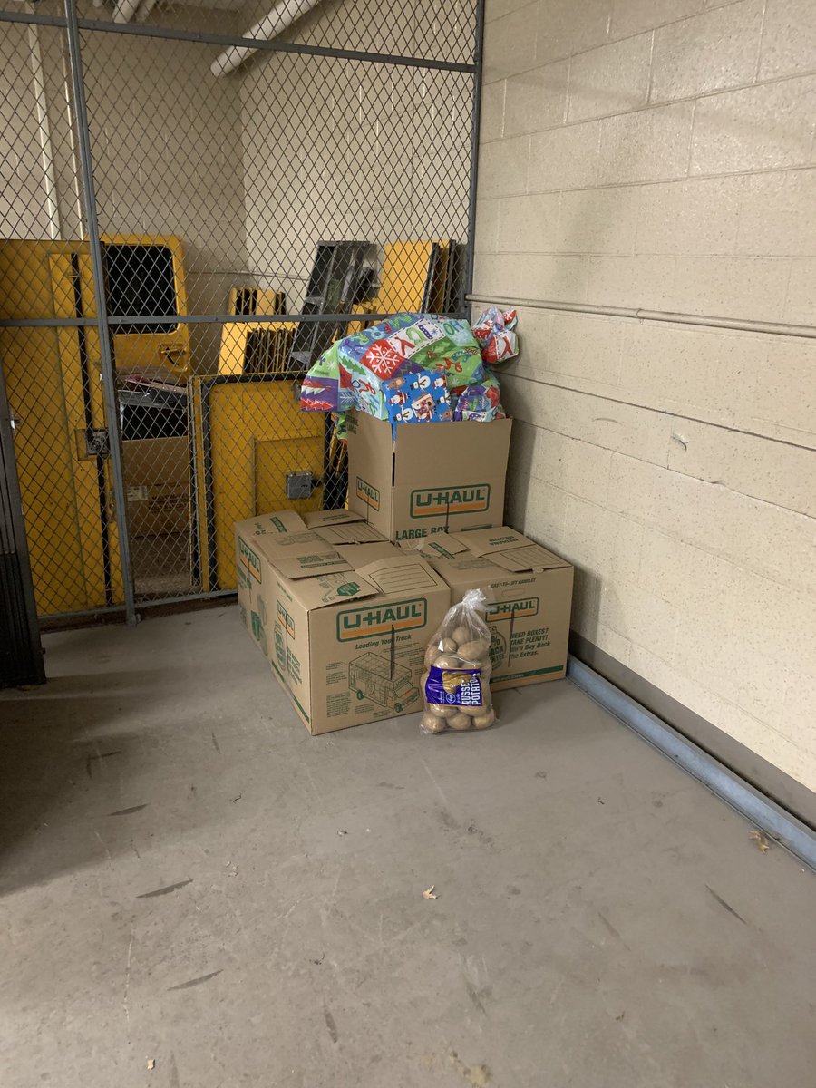 janet m petrisin (@jmpetrisin) on Twitter photo Boxes are ready for delivery! Each of the 13 families will get gifts for all and enough food for 2 weeks!! #seasonofgiving #wearewayne <a href="/WayneTwpSuper/">Dr. Jeff Butts</a> @MrSteveSamuel <a href="/mallenbus/">Martha Allen</a> <a href="/MarcusBanks6378/">Marcus Banks</a> Boxes are ready for delivery! Each of the 13 families will get gifts for all and enough food for 2 weeks!! #seasonofgiving #wearewayne <a href="/WayneTwpSuper/">Dr. Jeff Butts</a> @MrSteveSamuel <a href="/mallenbus/">Martha Allen</a> <a href="/MarcusBanks6378/">Marcus Banks</a>