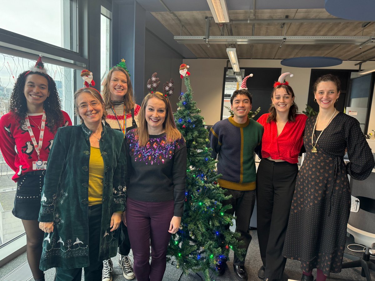 Merry Christmas from the Department of IR! 🎄 🖼 Our PSS staff wishing everyone a lovely festive break!