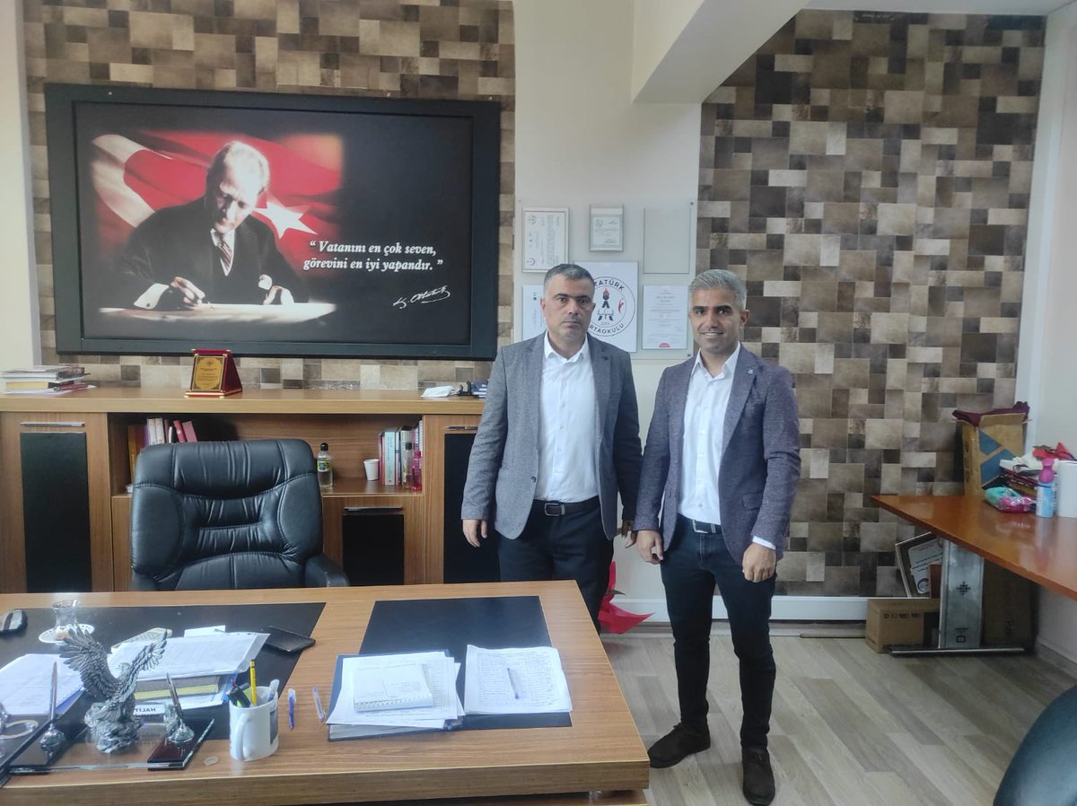 Payas'ın Kitap Kurtları'na
SELAM VERDİK👋

PAYAS İlçe Temsilciliğimiz Kitap Kurdu yarışma tanıtımlarına devam ediyor bugünkü duraklarımız;
📍 Payas Atatürk Ortaokulu
📍Fahrettin Altay Ortaokulu