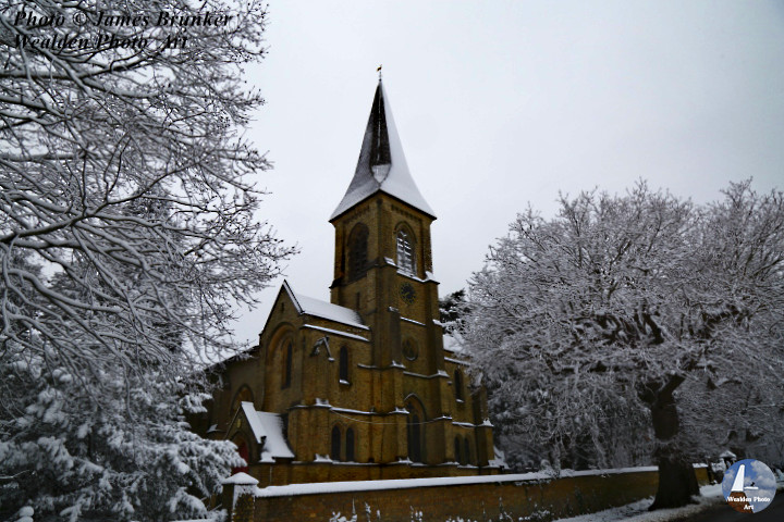 St Peters church in #Southborough #Kent in the #snow, available as #prints and on #mugs mousemats here, FREE SHIPPING in UK: lens2print.co.uk/imageview.asp?…
#AYearForArt #BuyIntoArt #TunbridgeWells #churches #architecture #englishchurches #winterscenes #winter #wintry #snowy #snowfall