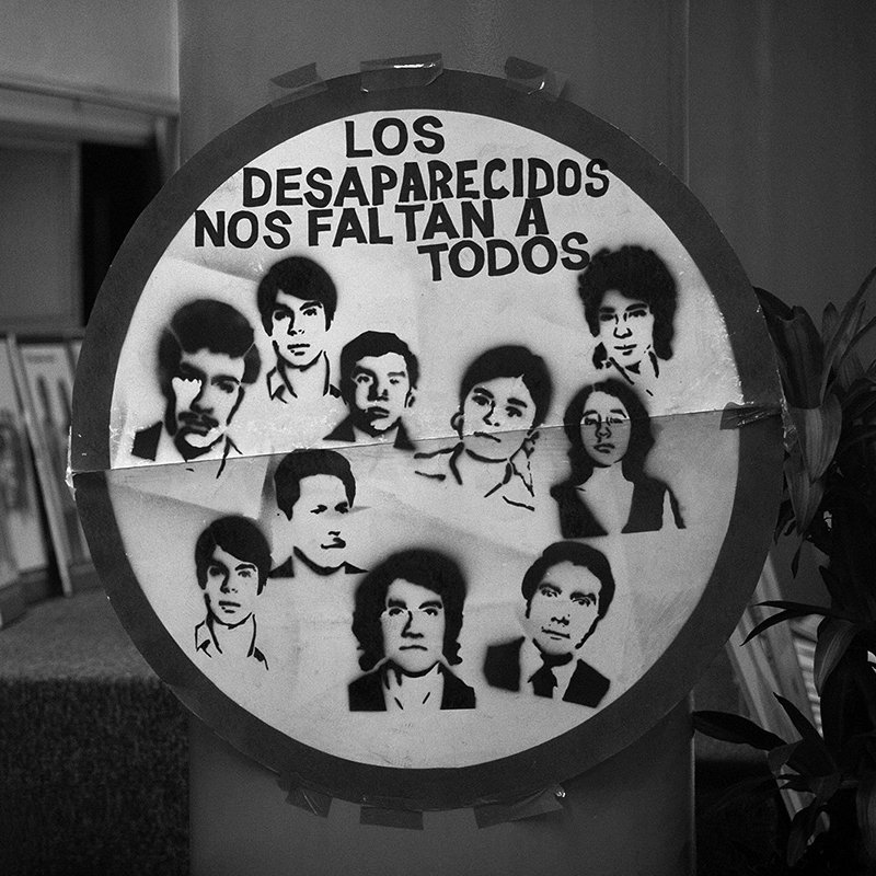 1/5 Hace 17 años, la ONU aprobó la Convención Internacional para la Protección de Todas las Personas contra las Desapariciones Forzadas. “Conscientes de la extrema gravedad de la desaparición forzada” los Estados Parte, como México, están obligados a erradicar su práctica.